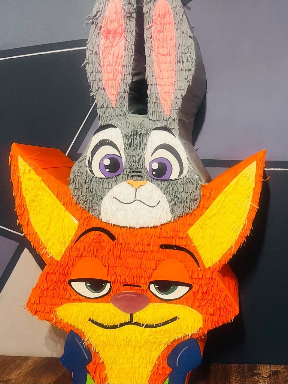 Piñata de Judy Hoops y Nick Wilde